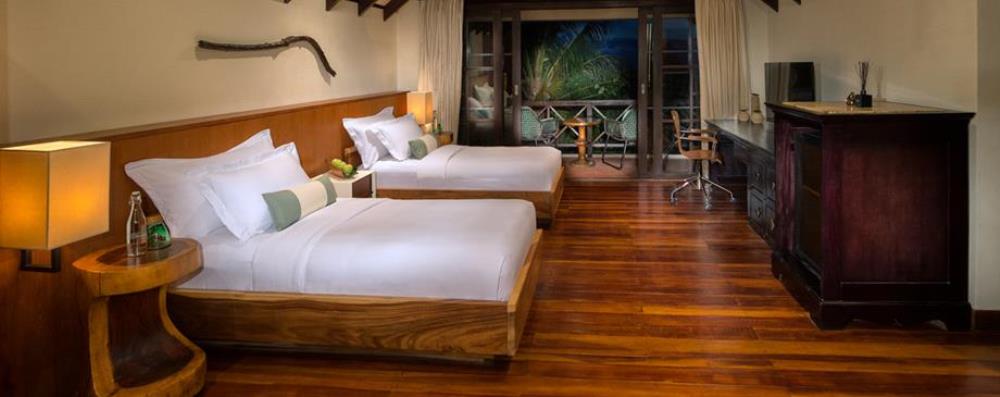 content/hotel/Jumeirah Vittaveli/Accommodation/2 Bedroom Beach Suite with Pool/JumeirahVittaveli-Acc-2BBeachSuite-04.jpg